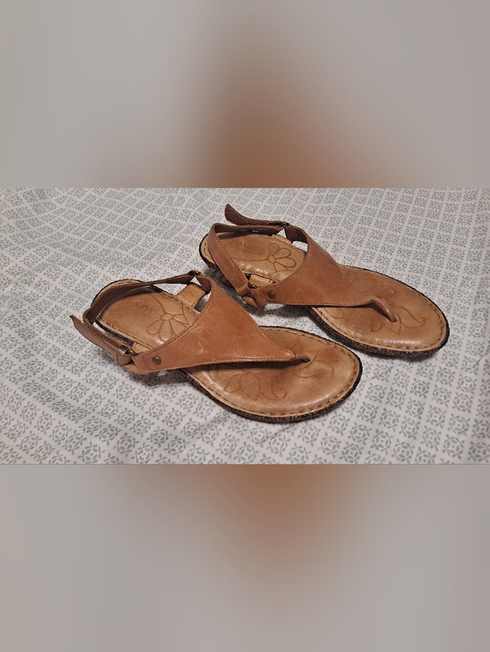Womens Born  Brown Leather Thong Sandals - Comfortable Casual Style Sz 7M